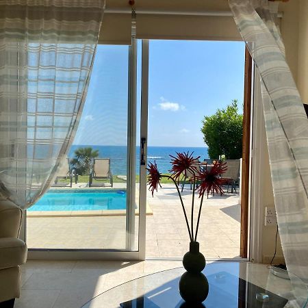 Amazing Front Line Villa In Coral Bay Peyia Esterno foto